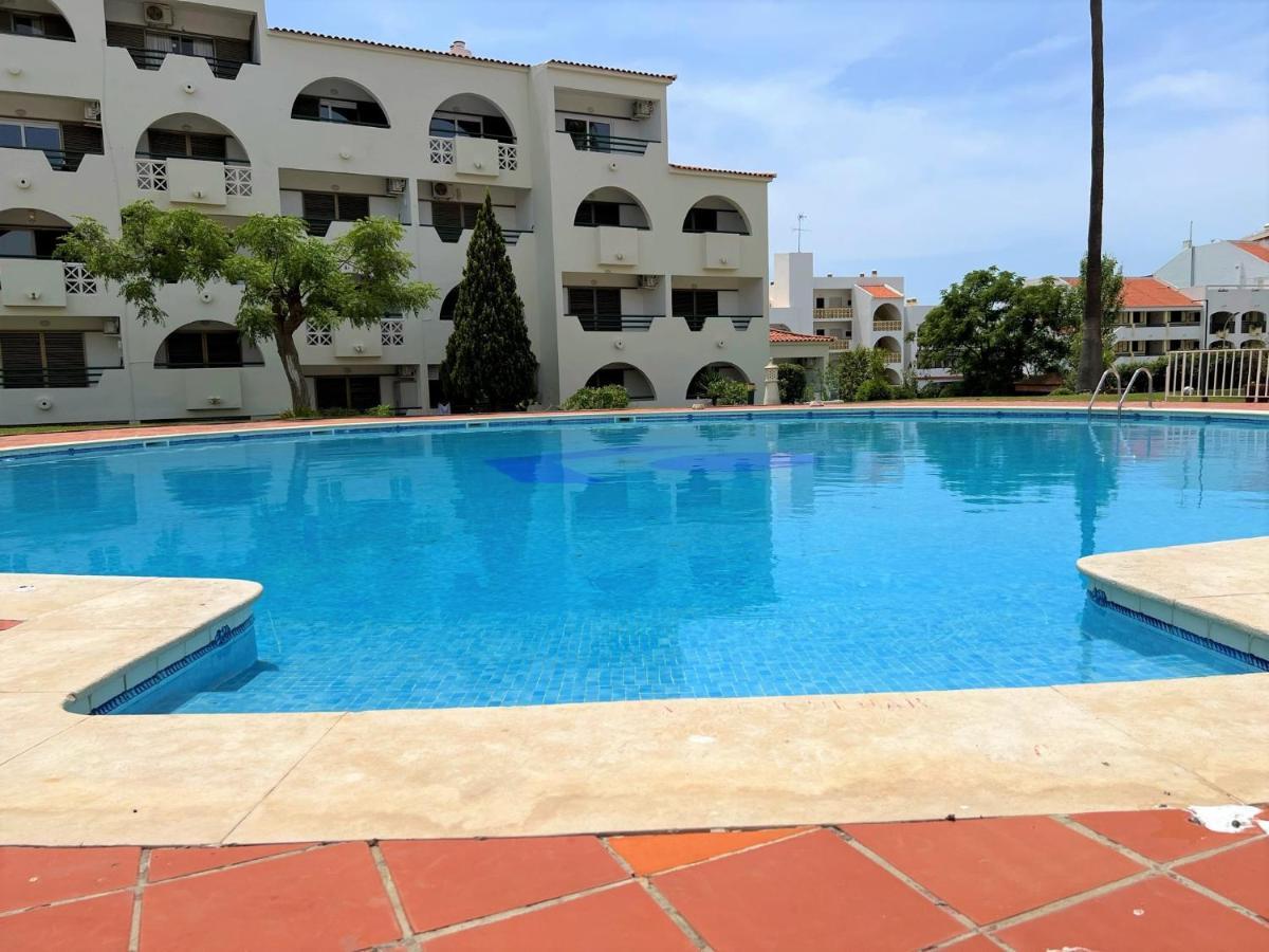 Albufeira Twins 1 With Pool By Homing Apartment Bagian luar foto